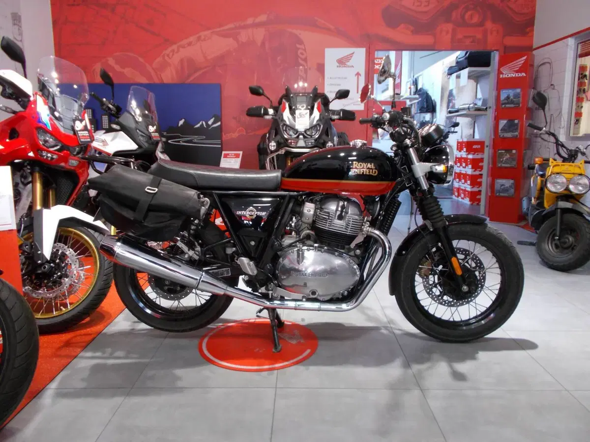 Royal Enfield Interceptor 650 (2021 - 26) (8)