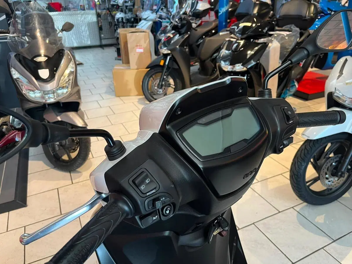 Piaggio Medley 200 S (2025 - 26) (2)