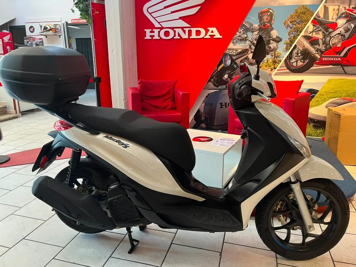 Piaggio Medley 200 S (2025 - 26) (4)