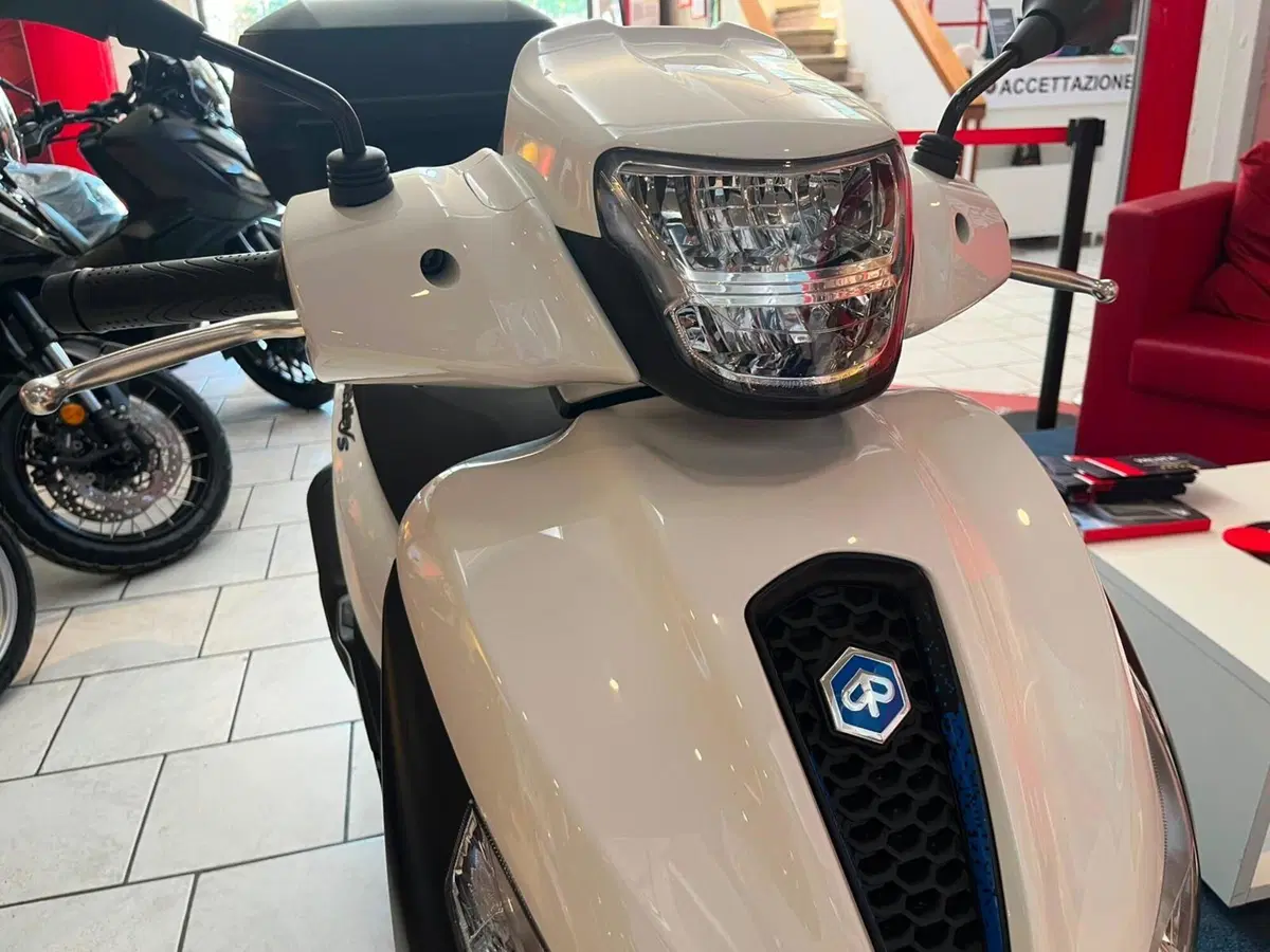 Piaggio Medley 200 S (2025 - 26) (6)