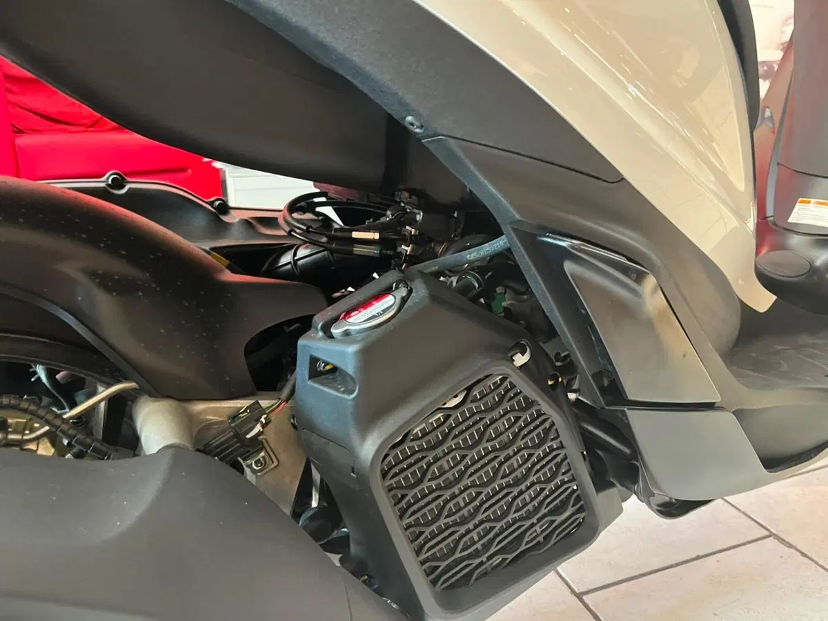 Piaggio Medley 200 S (2025 - 26) (7)