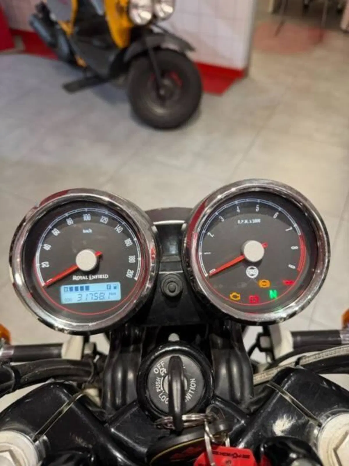 Royal Enfield Interceptor 650 (2021 - 26) (10)