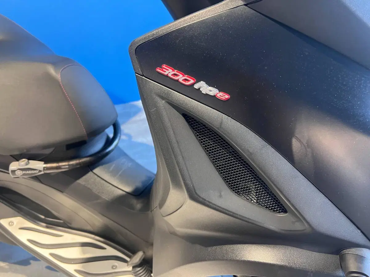 Piaggio Mp3 300 Hpe (2019 - 20) (2)