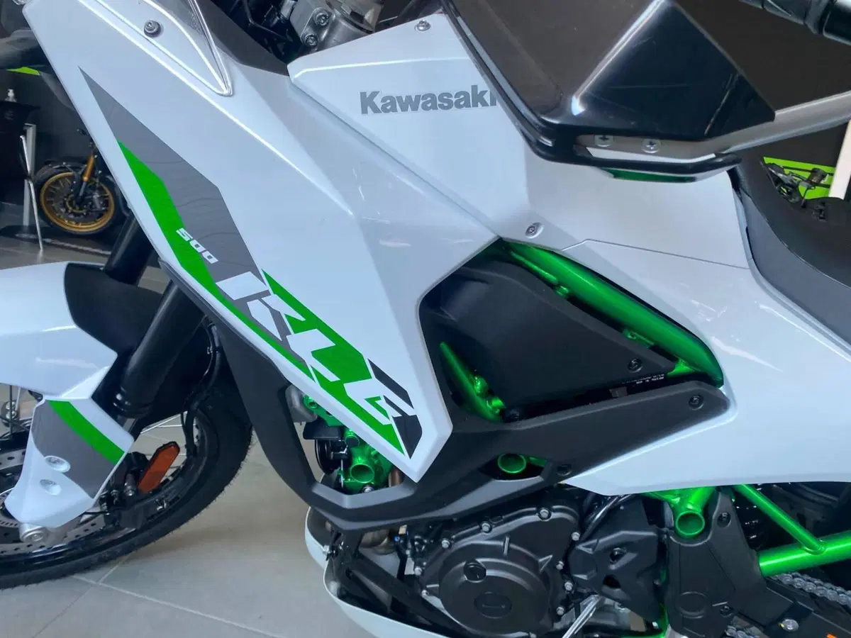 Kawasaki KLE 500 SE (2026) (4)