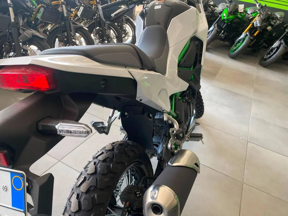Kawasaki KLE 500 SE (2026) (8)