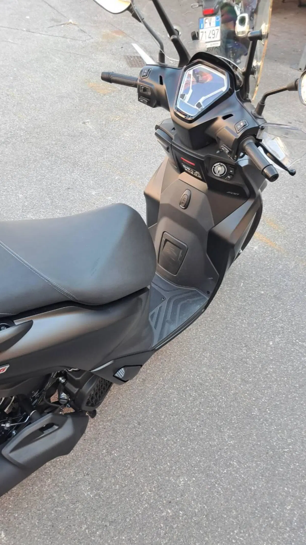 Voge Sfida SR16 200 (2025 - 26) (7)