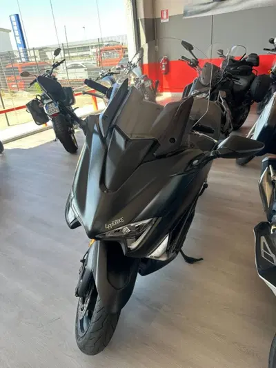 Yamaha T-Max 530 SX (2017 - 19) usata
