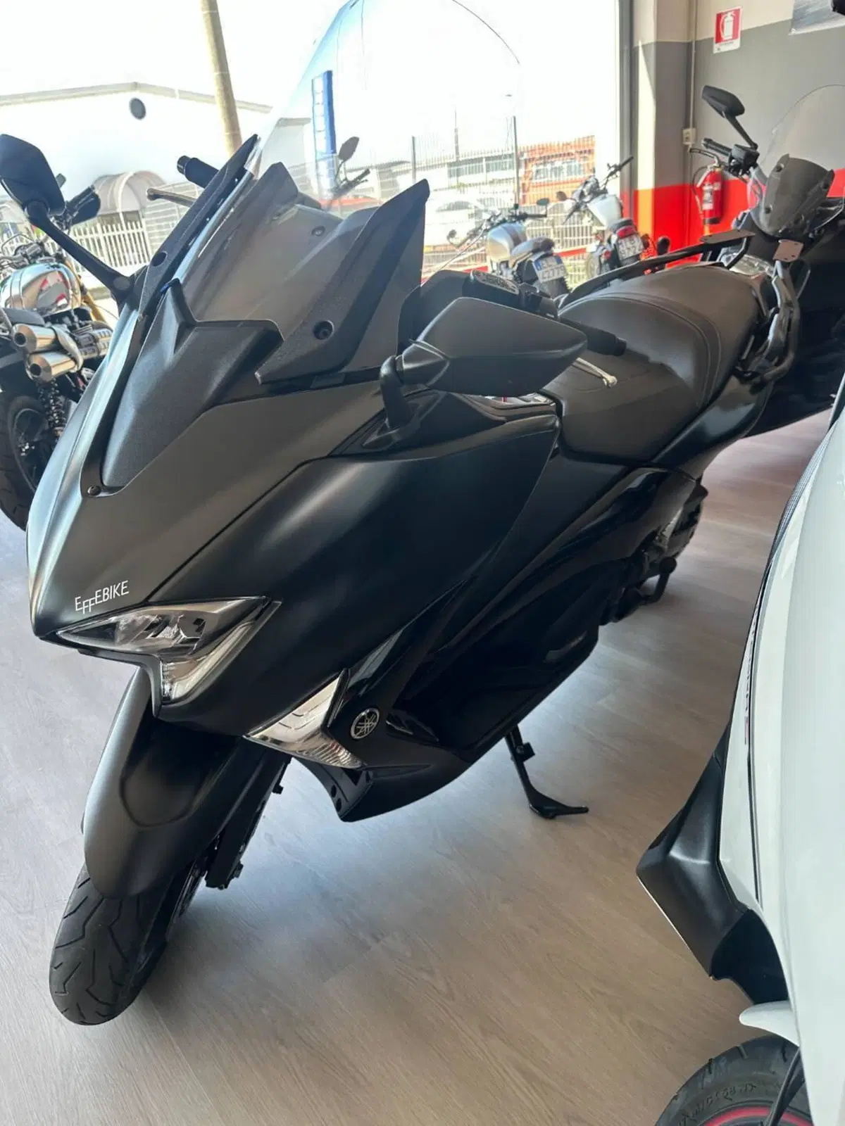 Yamaha T-Max 530 SX (2017 - 19) (2)