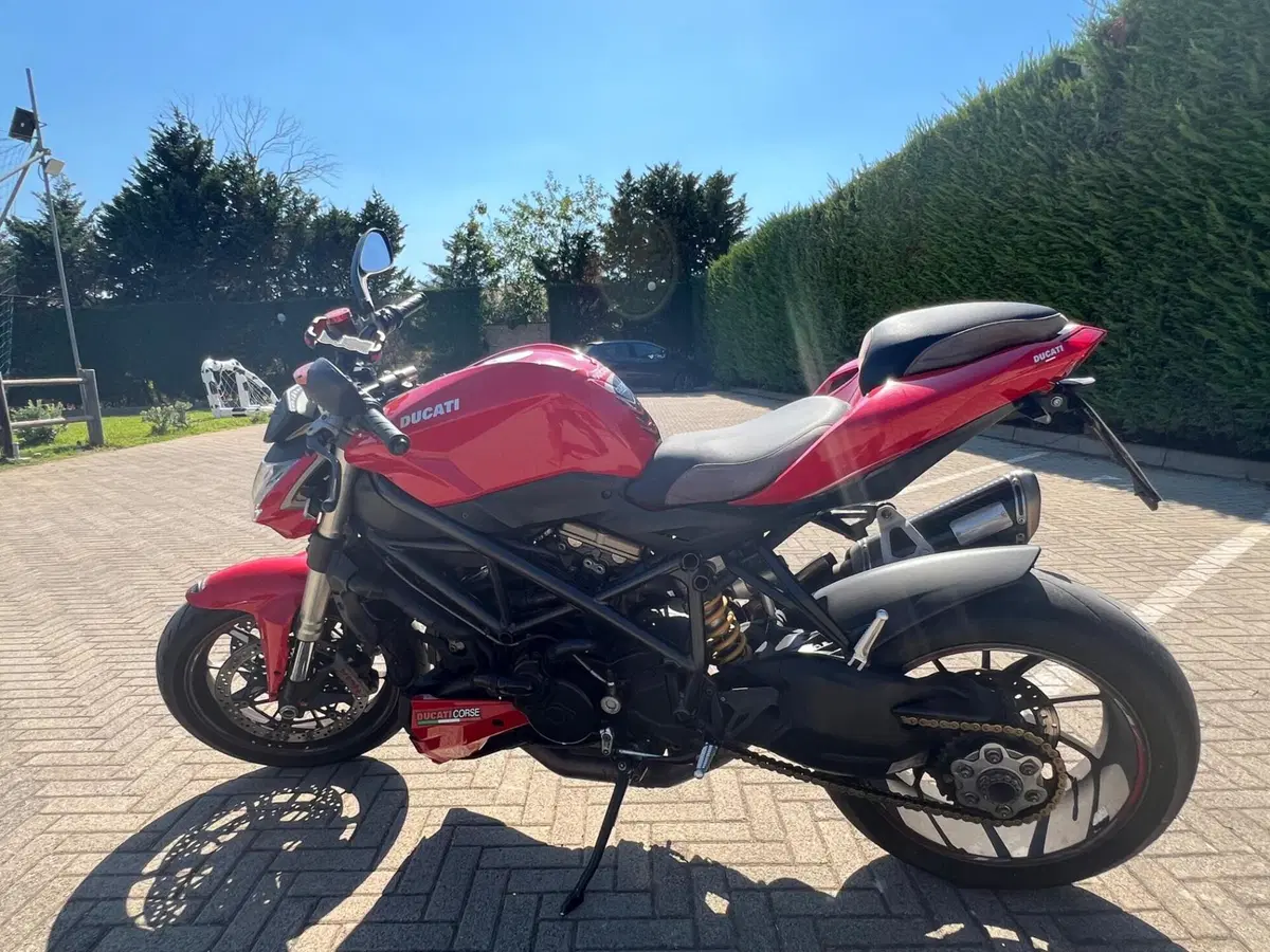 Ducati Streetfighter (2009 - 12) (5)