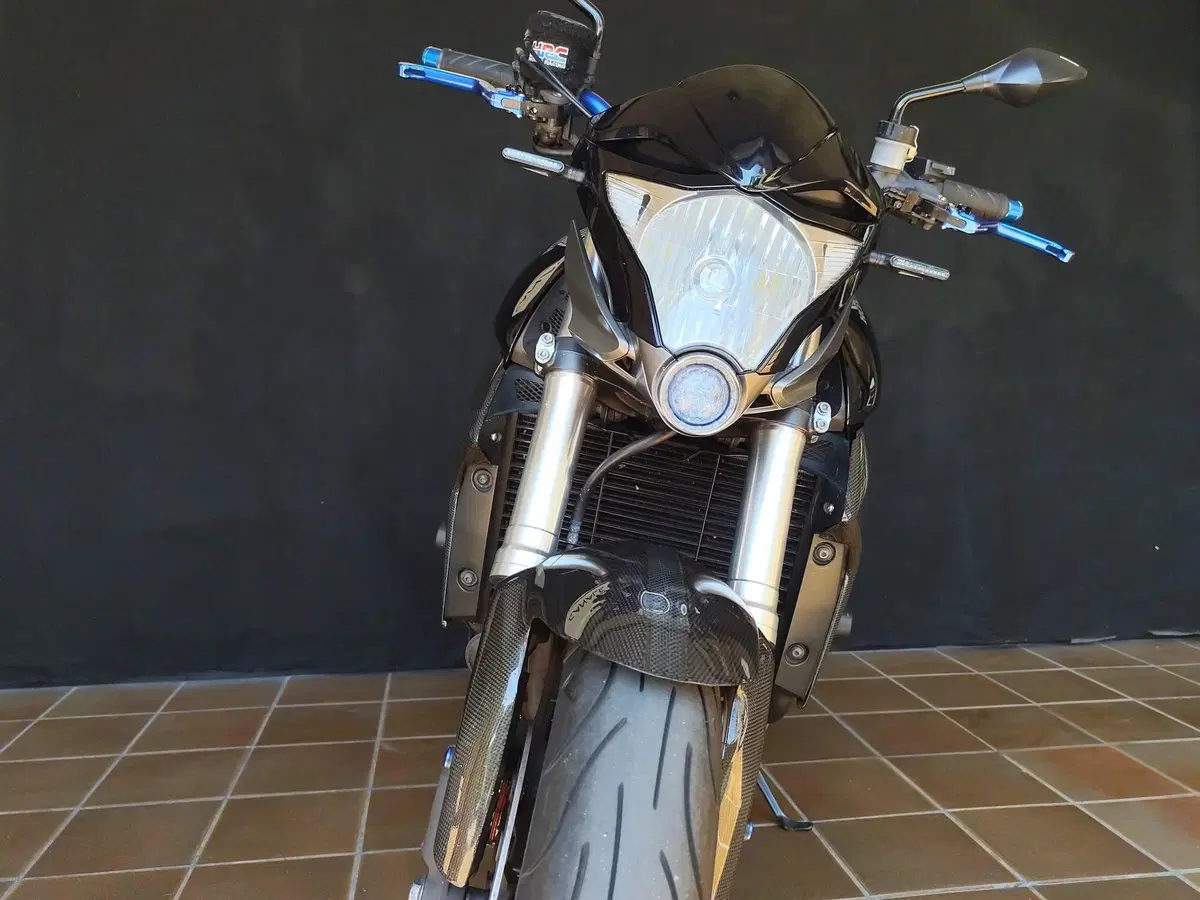 Honda CB 1000 R (2008 - 10) (3)
