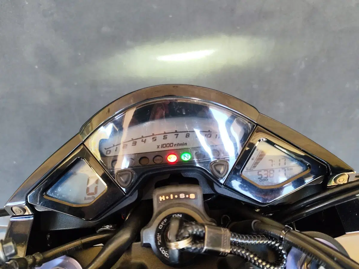 Honda CB 1000 R (2008 - 10) (5)