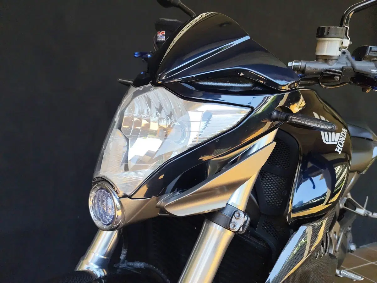 Honda CB 1000 R (2008 - 10) (8)