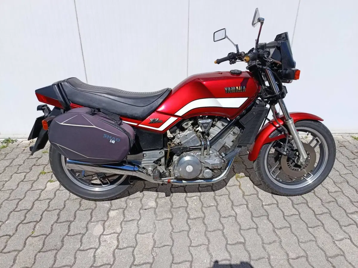 Yamaha XZ 550 (2)