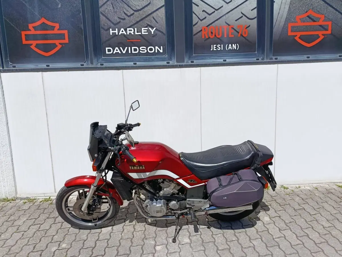 Yamaha XZ 550 (3)