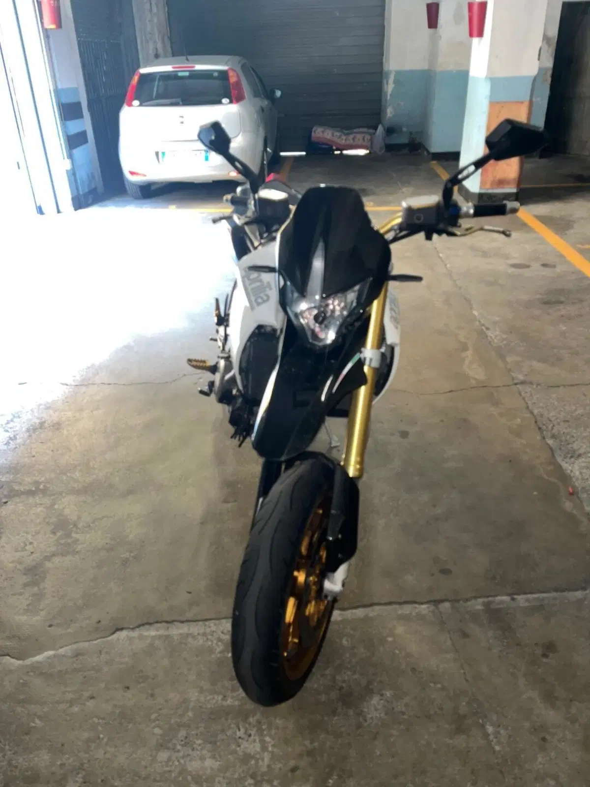 Aprilia Dorsoduro 750 Factory (2010 - 13) (5)
