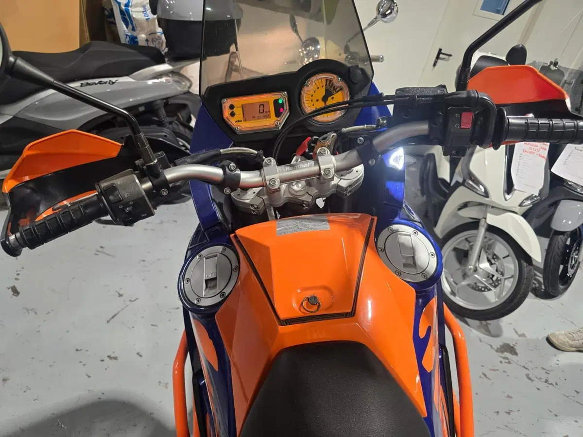KTM 990 Adventure (2006 - 08) (6)