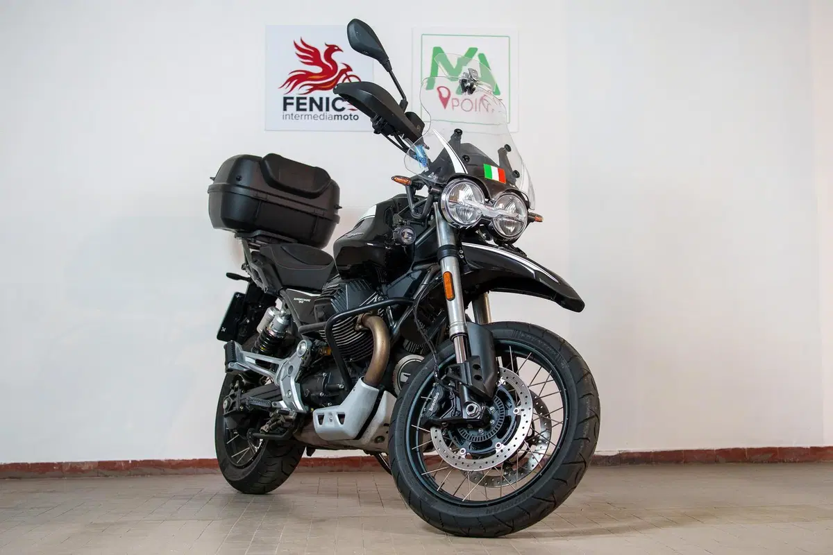 Moto Guzzi V85 TT Guardia d'Onore (2022 - 23) (2)