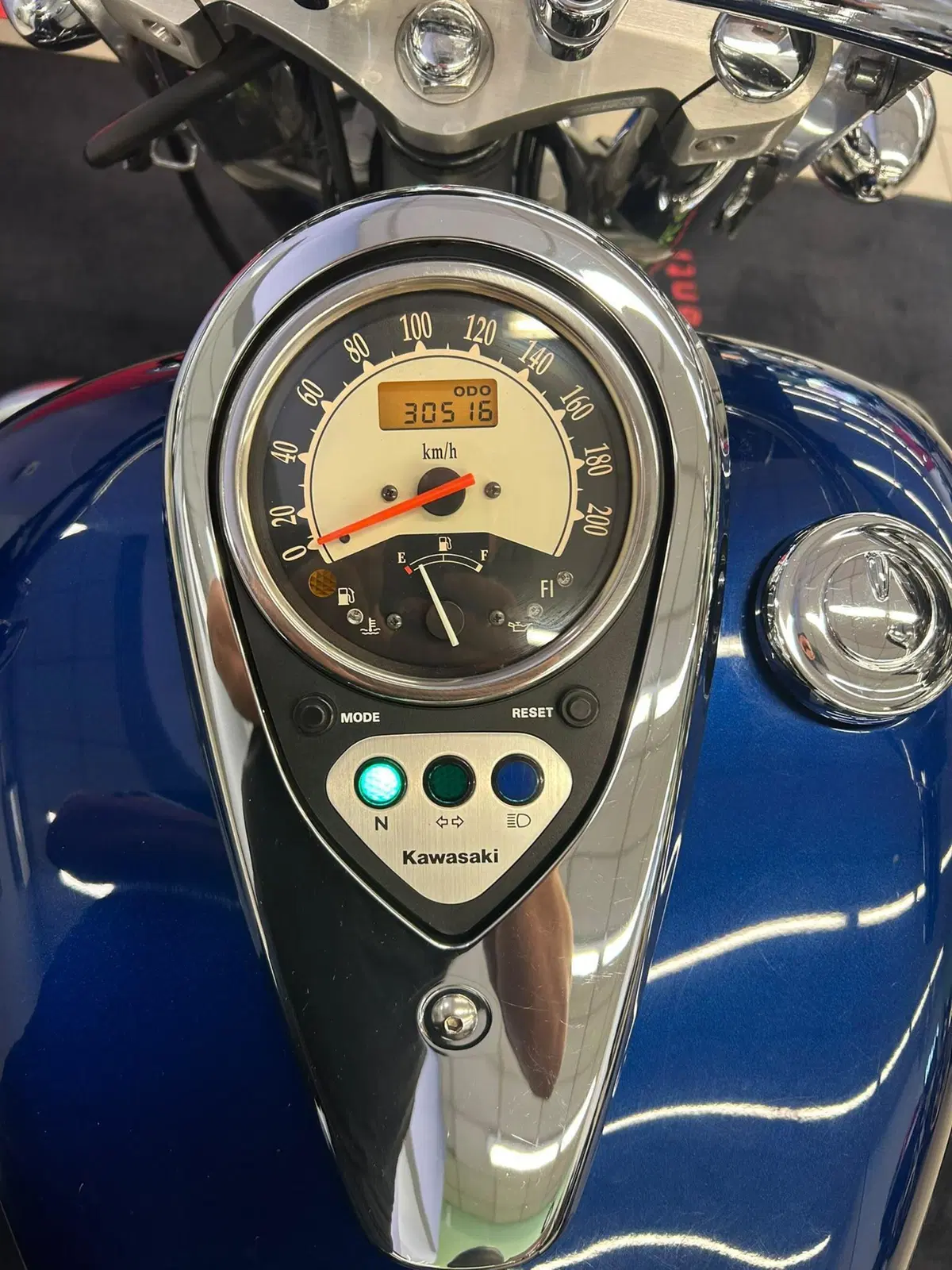 Kawasaki Vulcan VN 900 Classic (2006 - 10) (9)