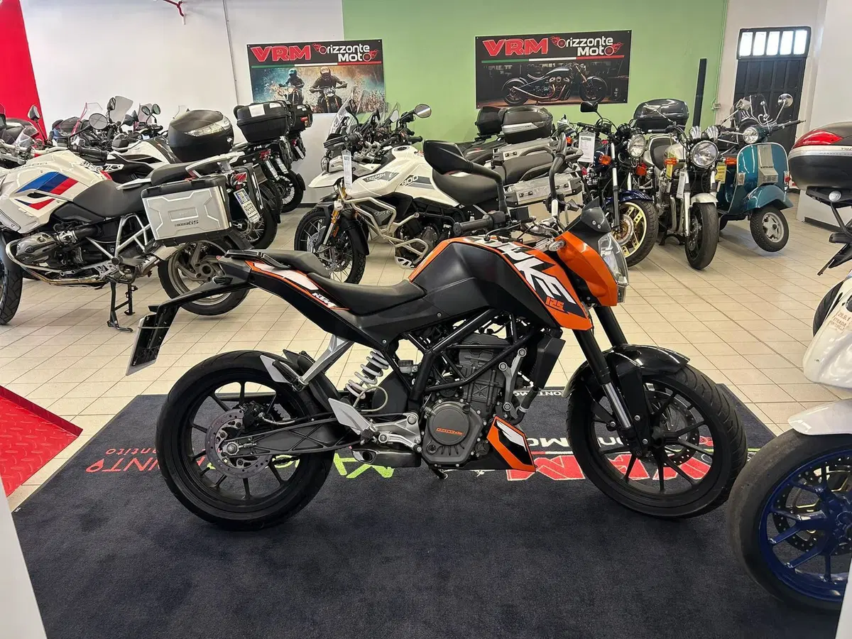KTM 125 Duke (2010 - 2012) (2)