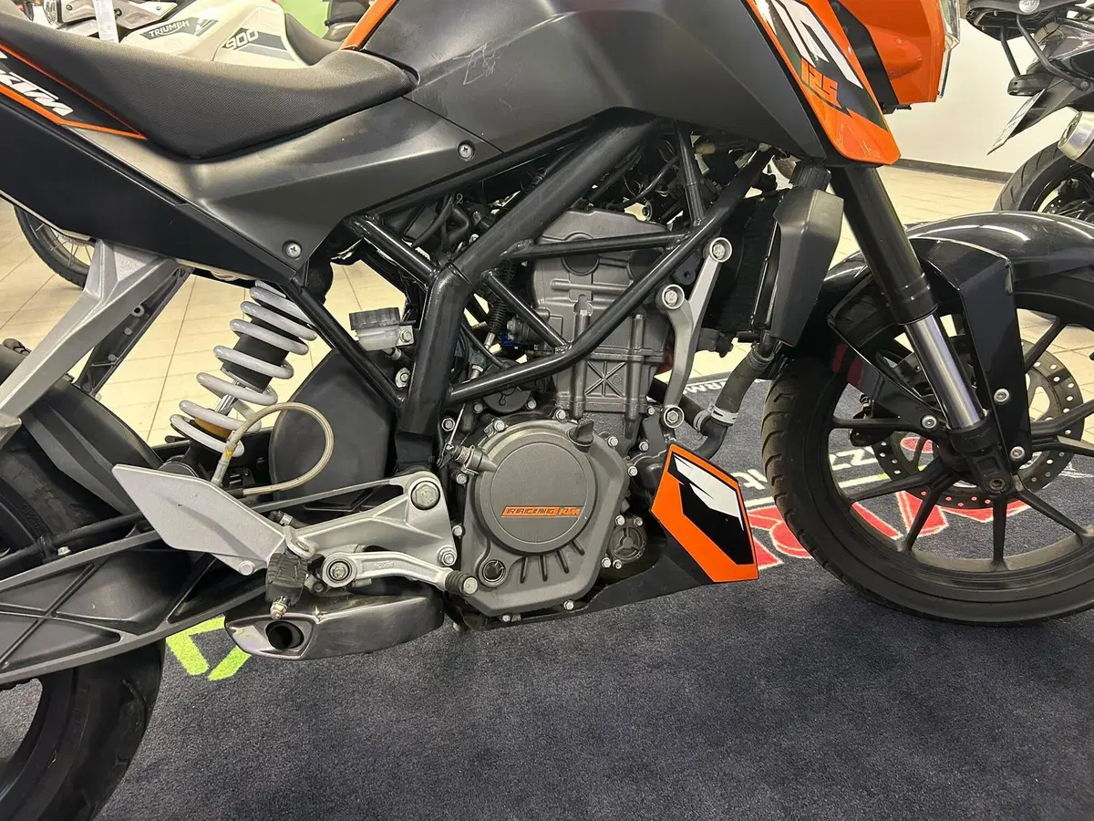 KTM 125 Duke (2010 - 2012) (6)