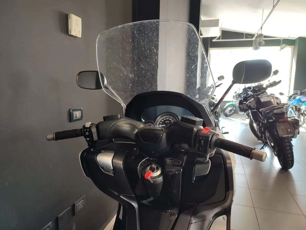 Yamaha T-Max 500 White Max (2010 - 11) (7)