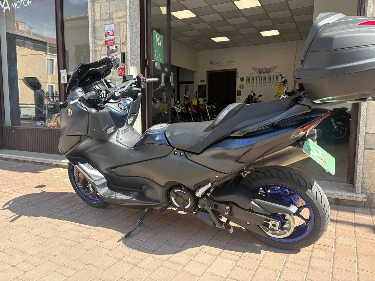 Yamaha T-Max 560 (2022 - 24) (3)