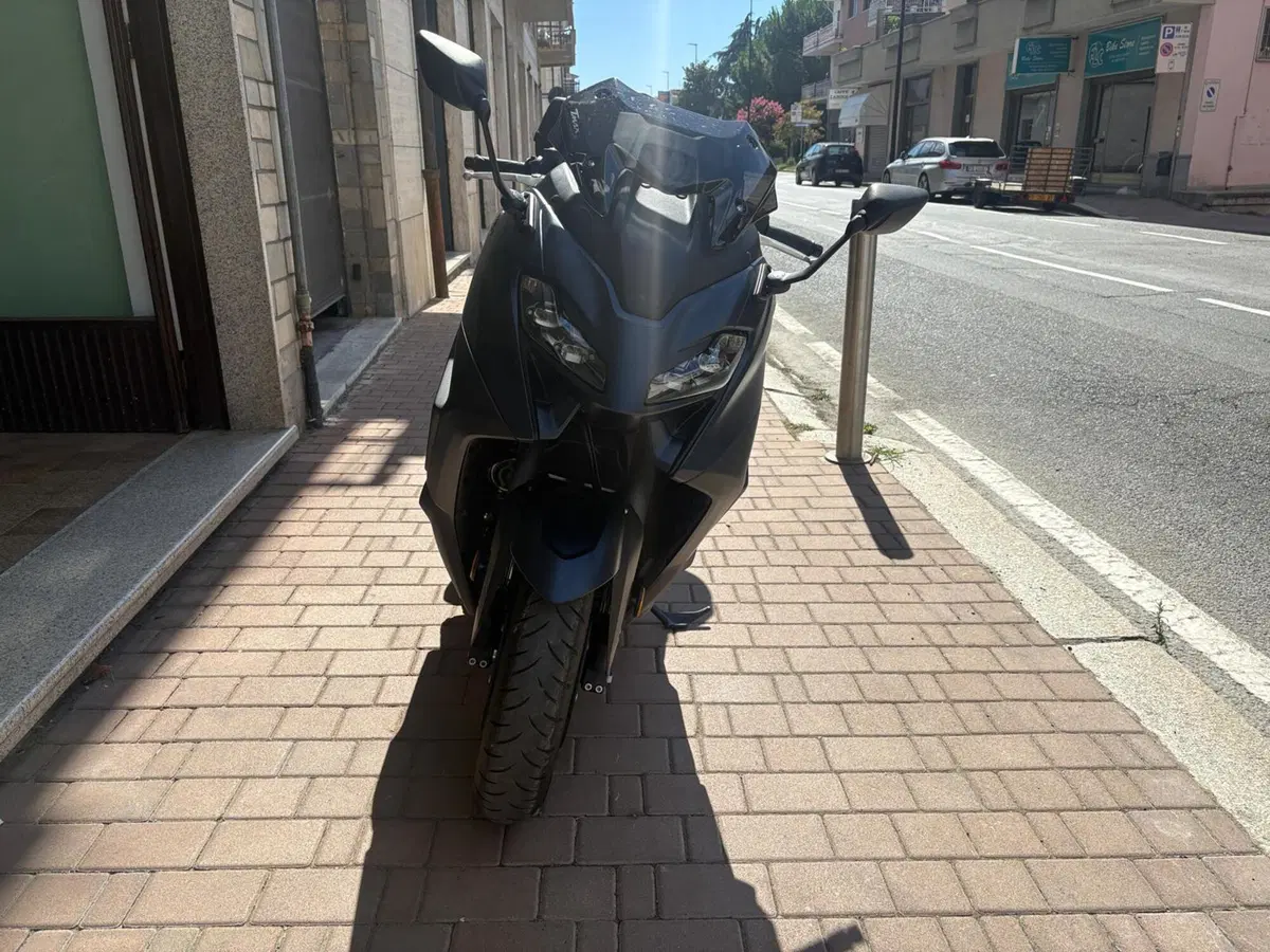 Yamaha T-Max 560 (2022 - 24) (6)