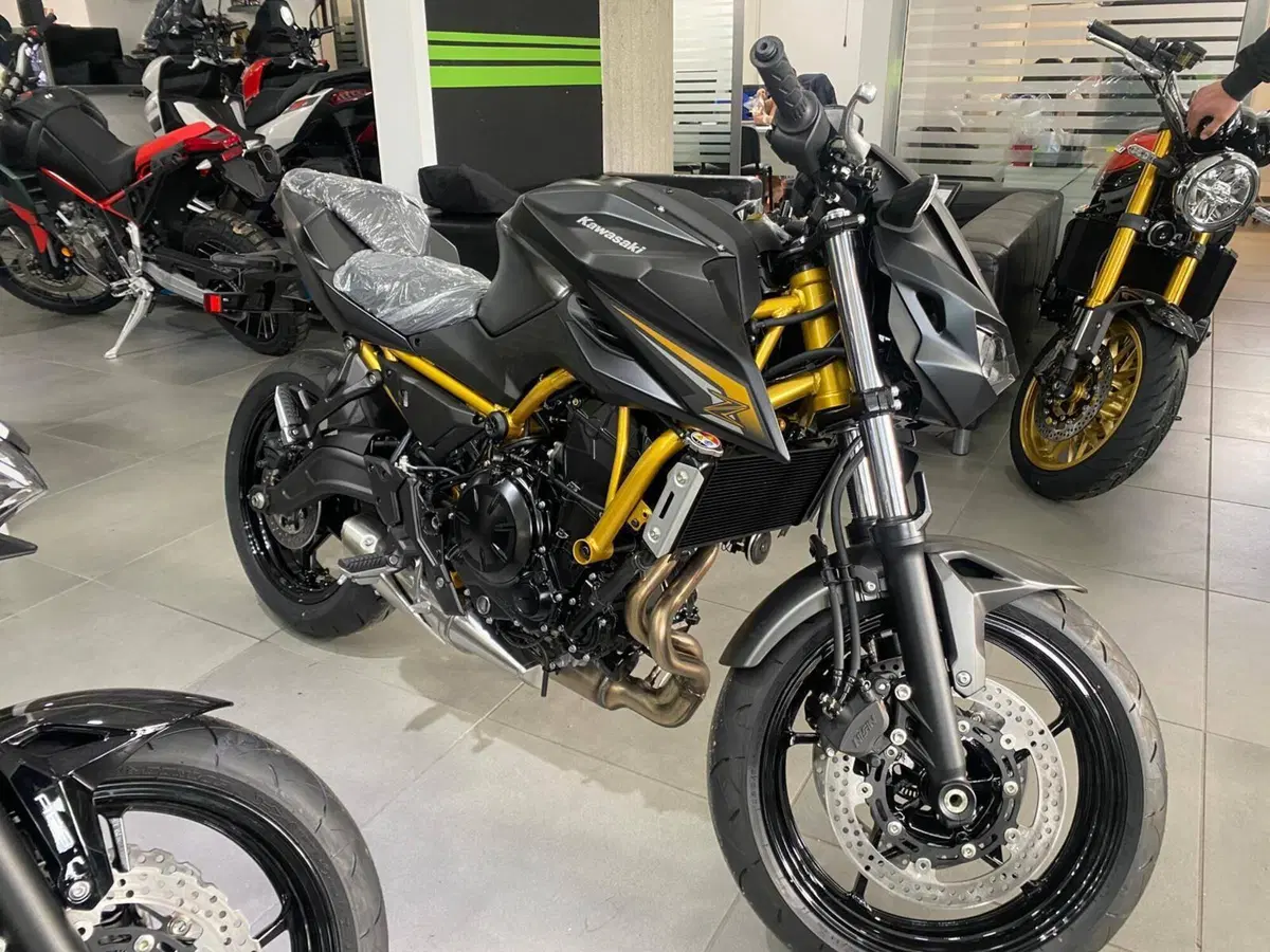 Kawasaki Z 650 S (2026) (2)