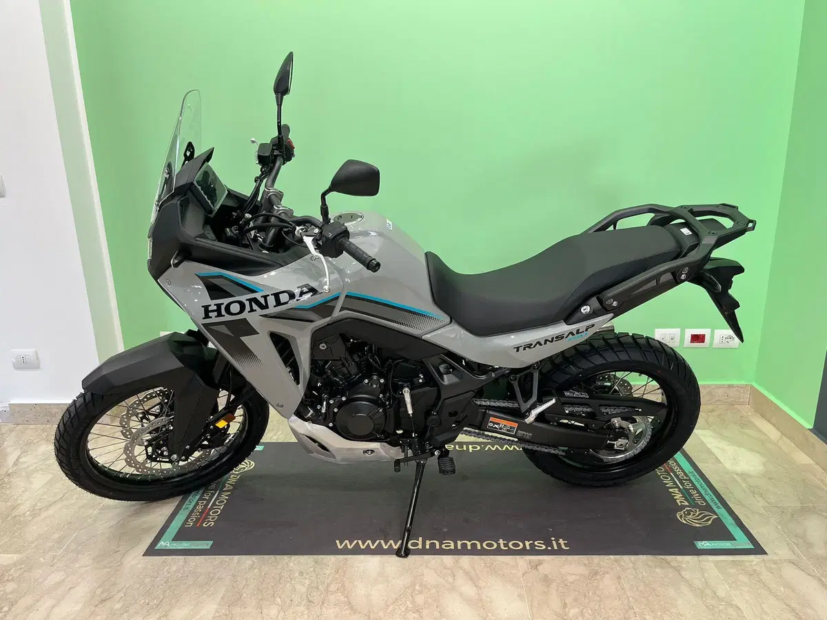 Honda Transalp XL750 (2026) (3)
