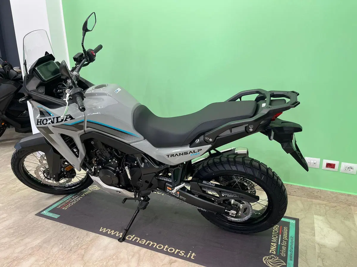 Honda Transalp XL750 (2026) (4)
