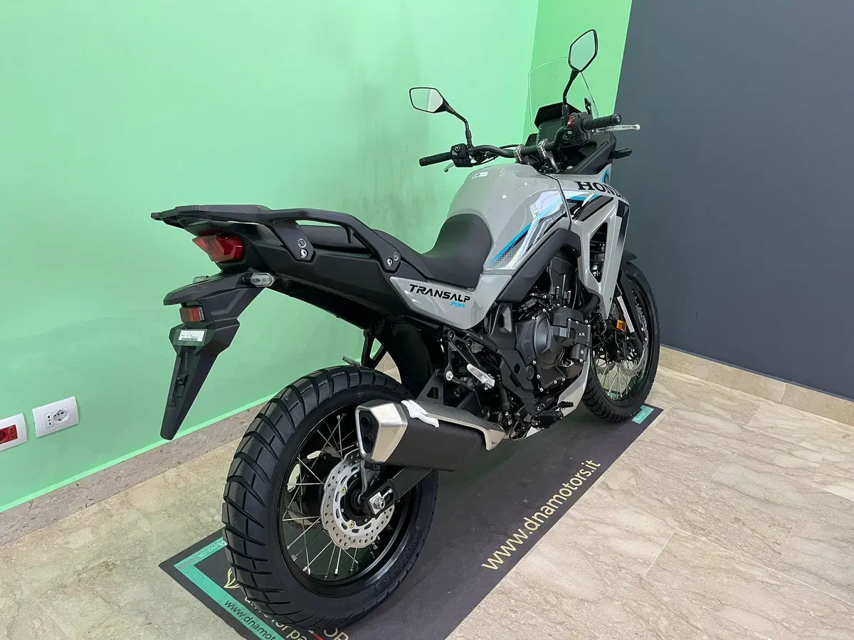 Honda Transalp XL750 (2026) (7)