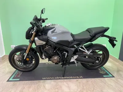 Honda CB 650 R E-Clutch (2024 - 26) nuova