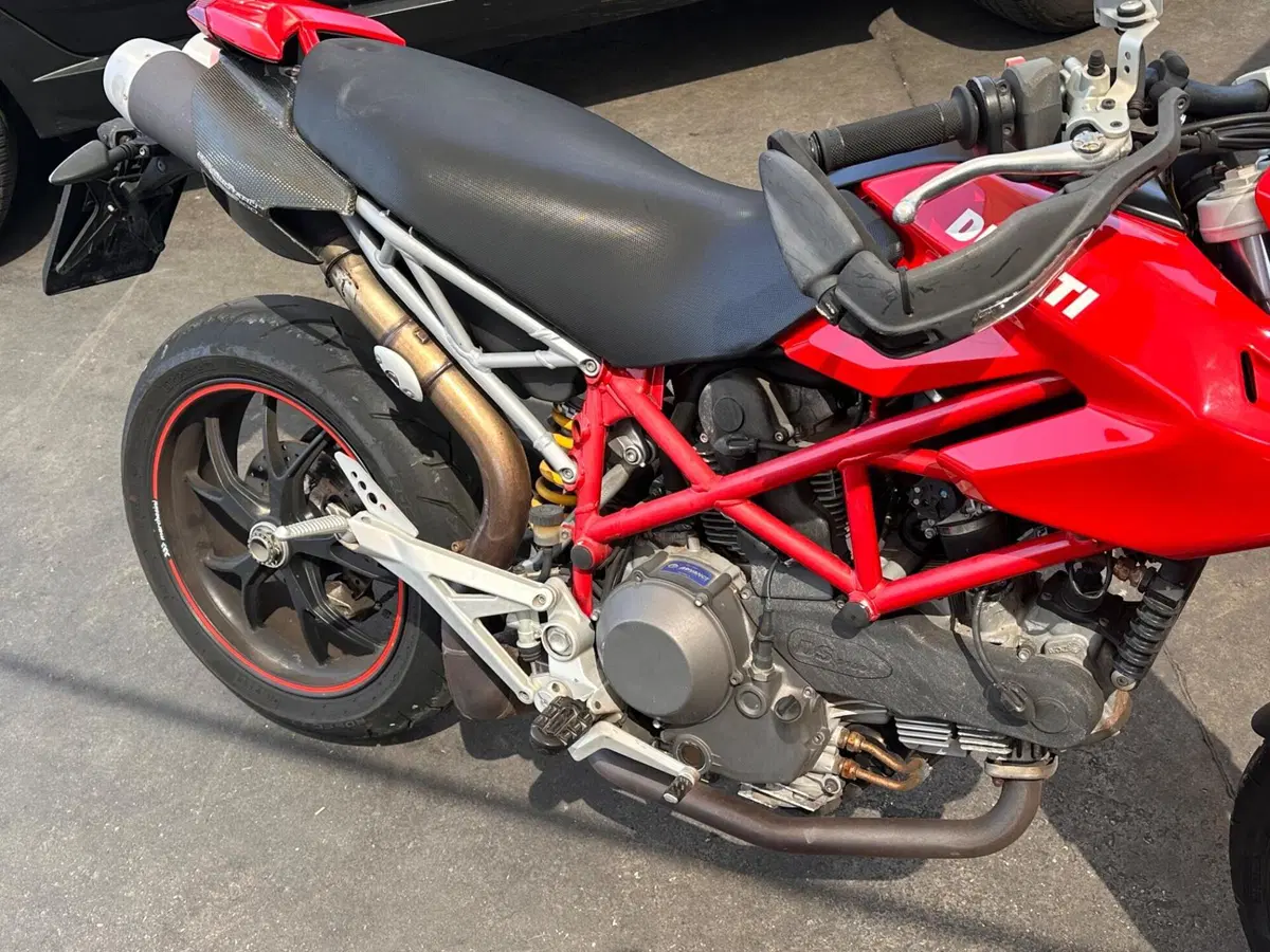 Ducati Hypermotard 1100 S (2007 - 09) (3)