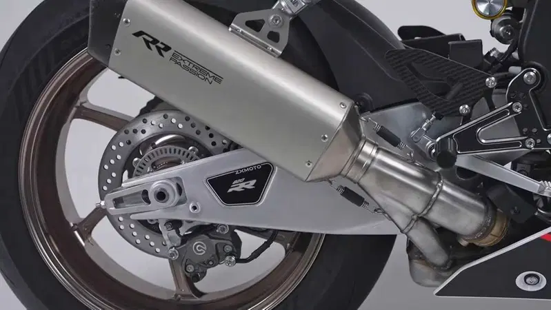 ZXMoto 820R: ecco la nuda che far&agrave; tremare il mercato