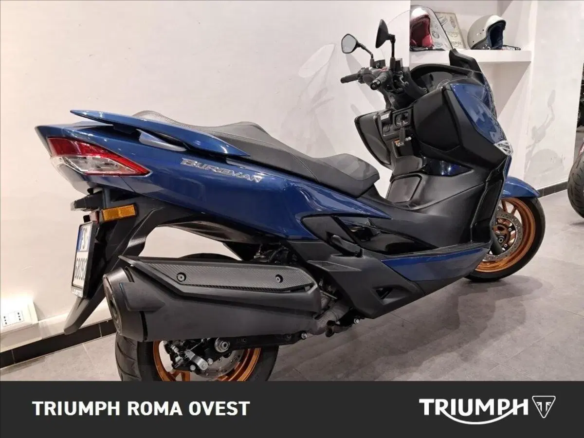 Suzuki Burgman 400 (2025 - 26) (10)