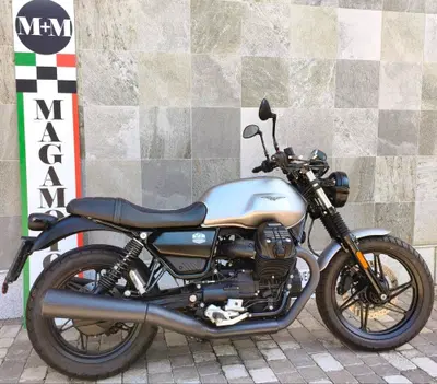 Moto Guzzi V7 Stone (2021 - 24) usata