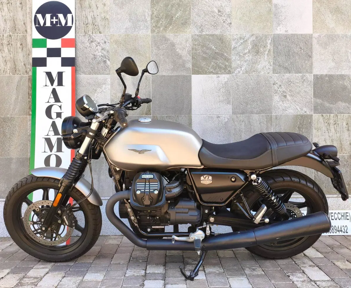 Moto Guzzi V7 Stone (2021 - 24) (8)