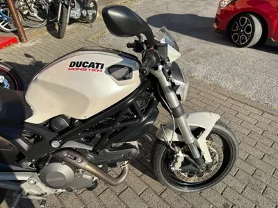 Ducati Monster 696 (2008 - 13) usata