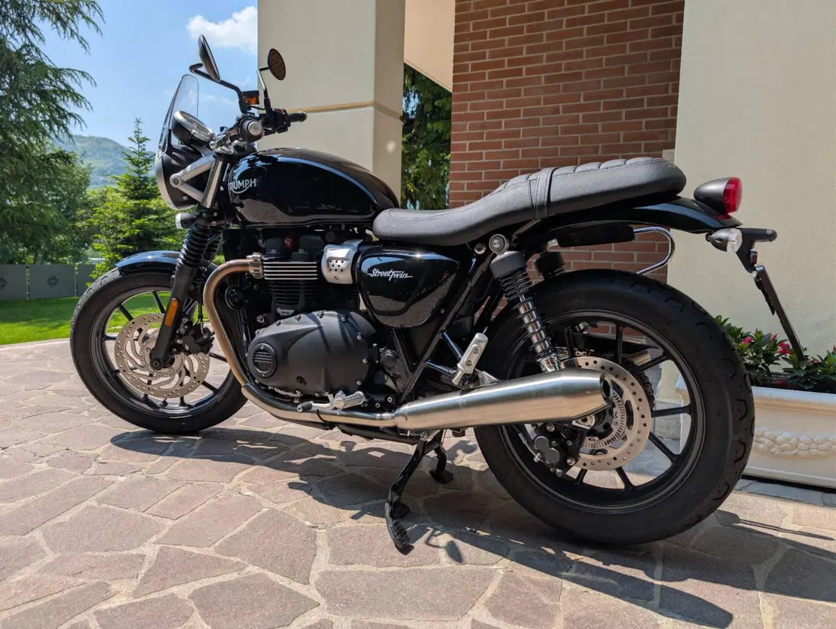 Triumph Street Twin 900 (2017 - 18) (3)