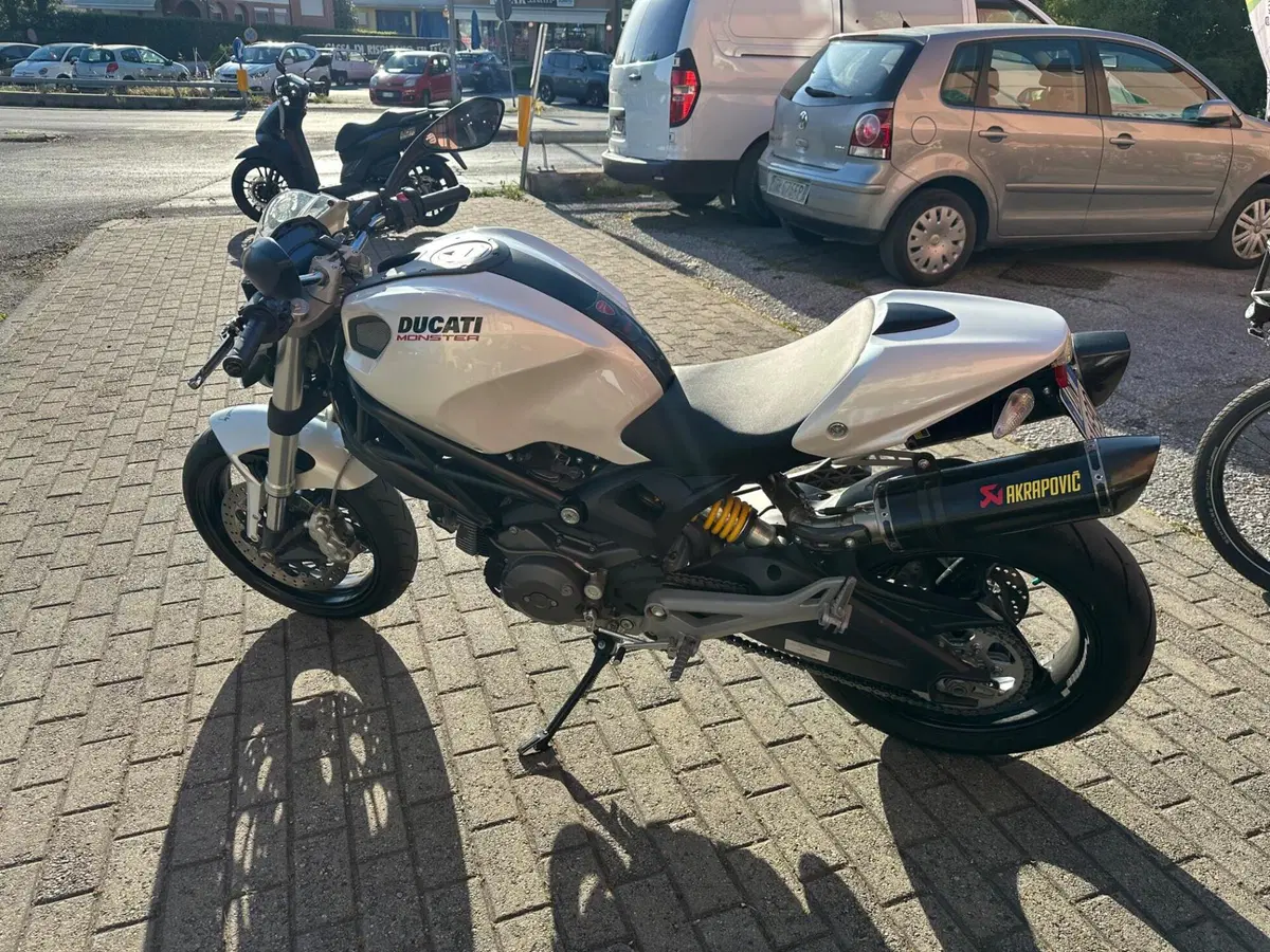 Ducati Monster 696 (2008 - 13) (4)