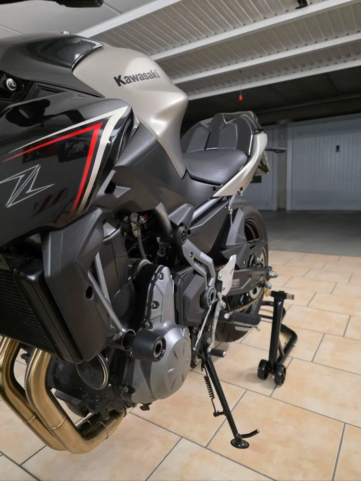 Kawasaki Z 650 (2017 - 19) (5)