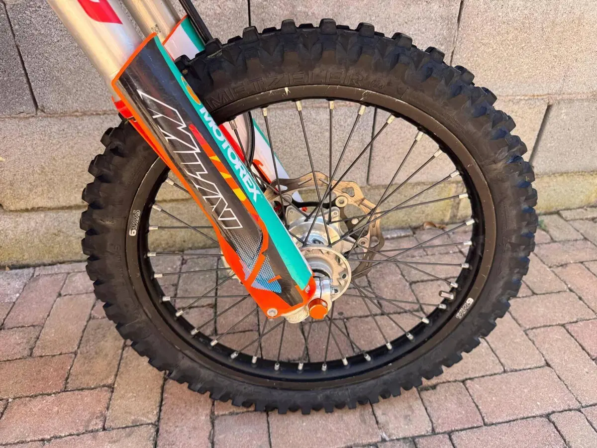 KTM 350 EXC-F Six Days (2025) (6)
