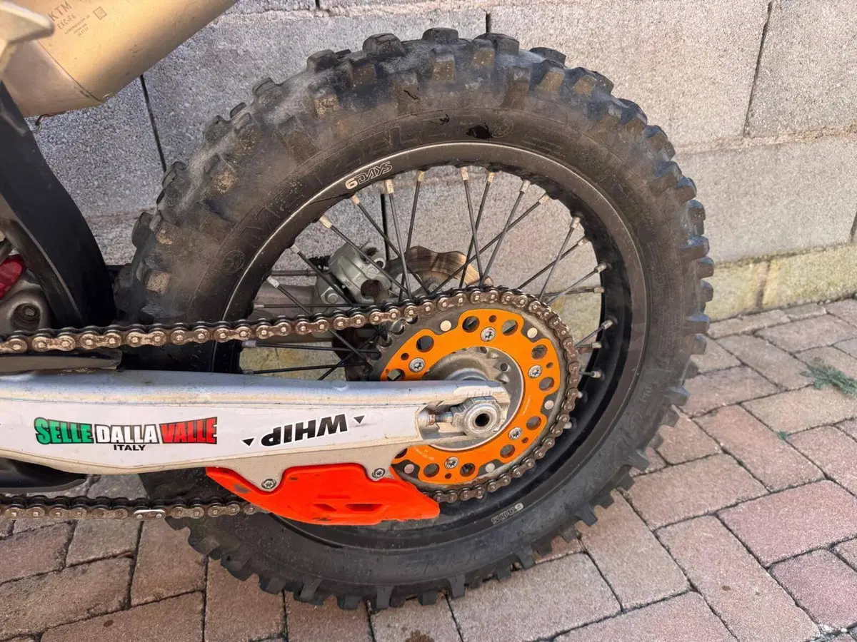 KTM 350 EXC-F Six Days (2024) (8)