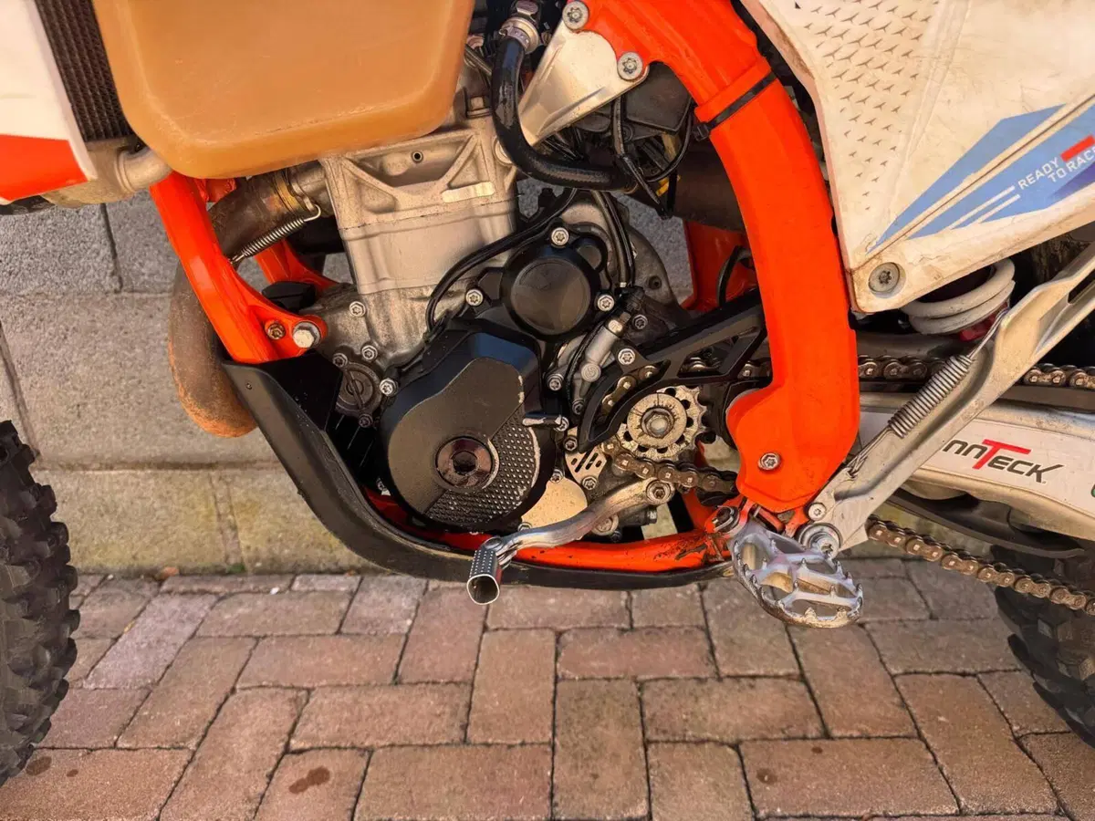 KTM 350 EXC-F Six Days (2024) (3)