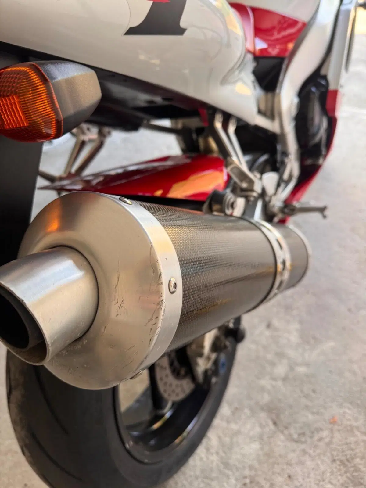 Yamaha YZF R1 (1998 - 99) (18)