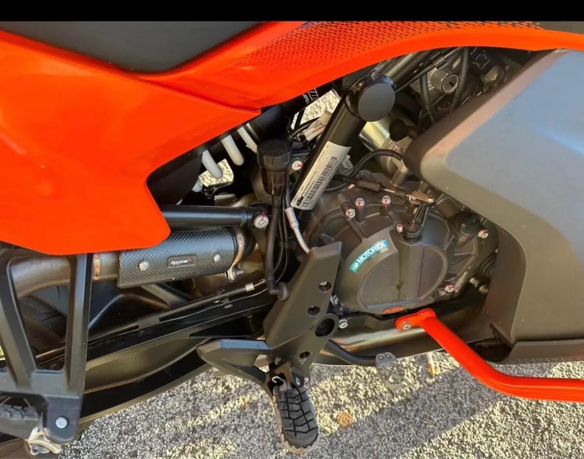 KTM 890 Adventure (2021) (4)