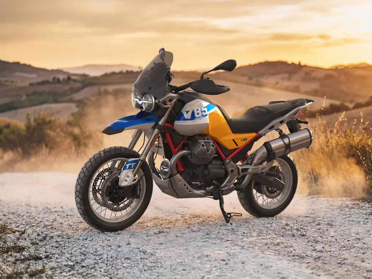 Moto Guzzi V85 TT (2024 - 26) (2)