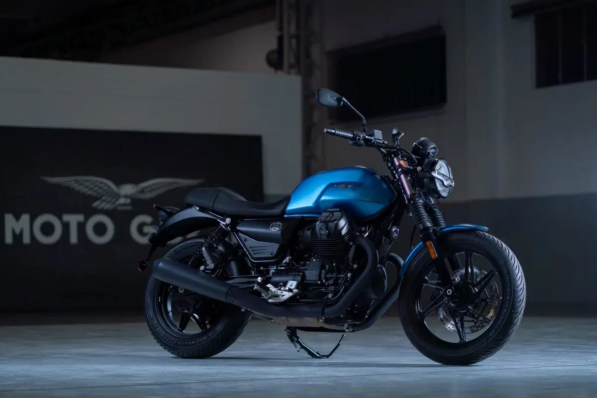 Moto Guzzi V7 Stone (2025 - 26) (3)