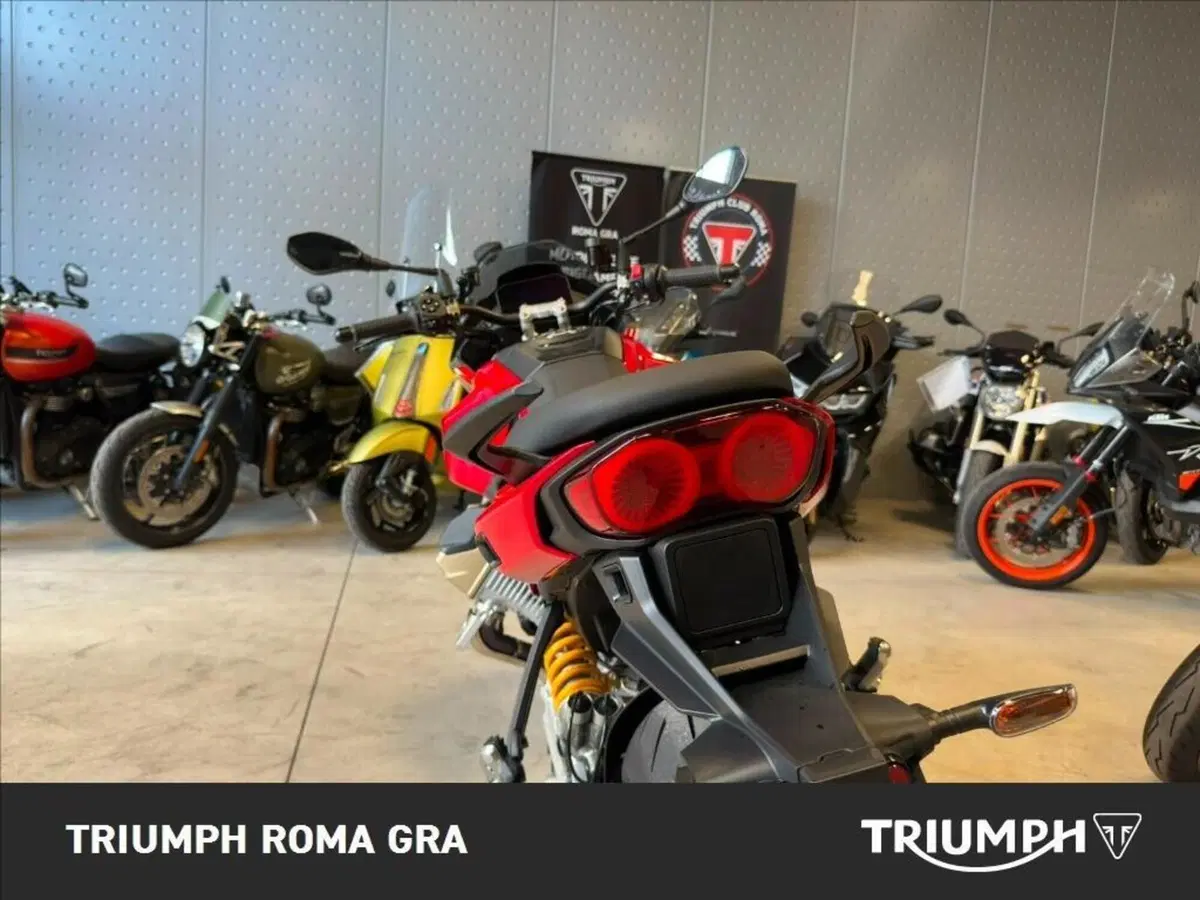 Moto Guzzi V100 Mandello S (2025 - 26) (16)