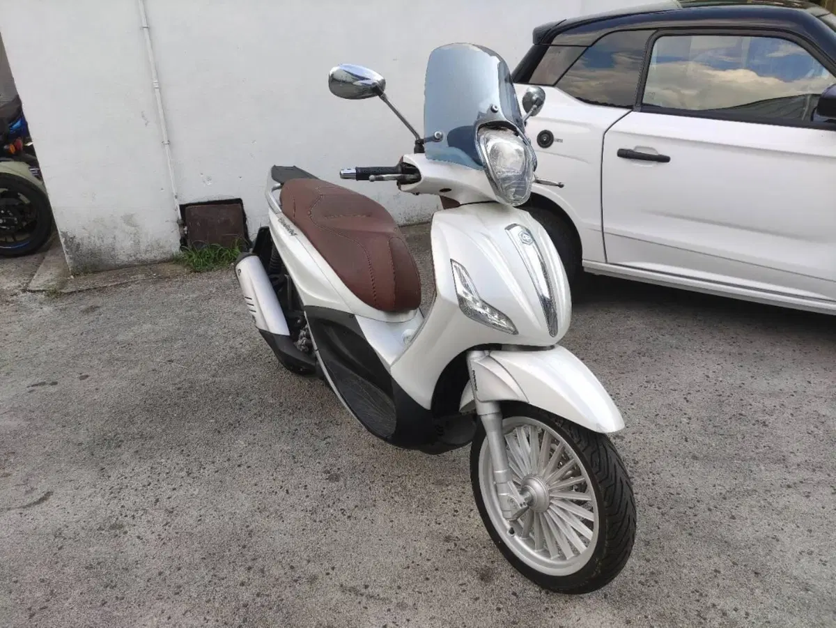 Piaggio Beverly 300 i.e. ABS-ASR (2016 - 20) (6)